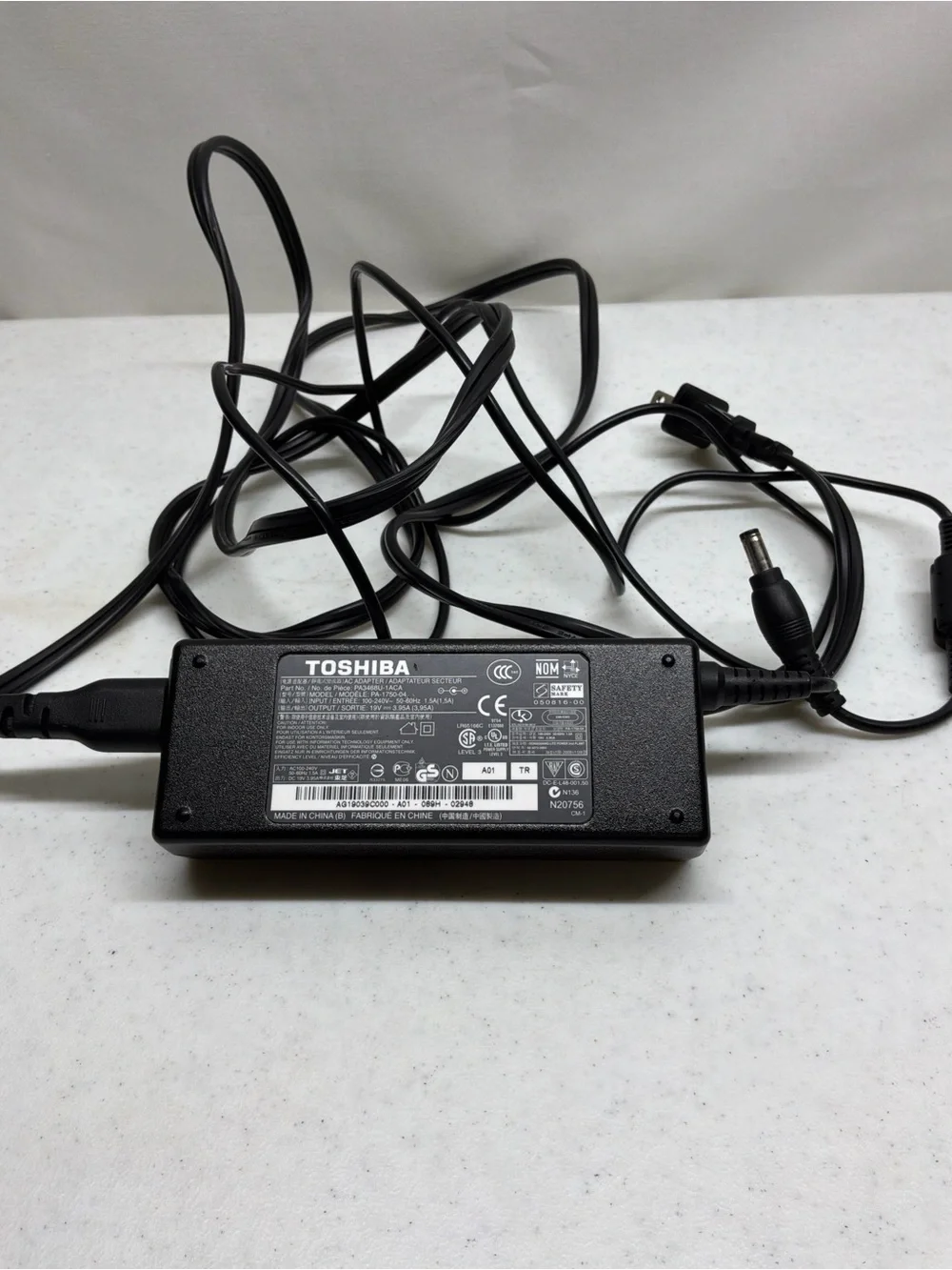 Toshiba Laptop Charger - Black
